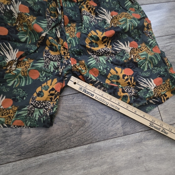 MASSIVE brand shorts size xlarge green, orange - Picture 8 of 10